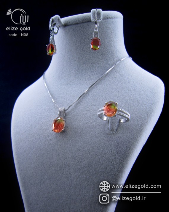 نیم ست نقره همراه با انگشتر نگین هفت رنگ