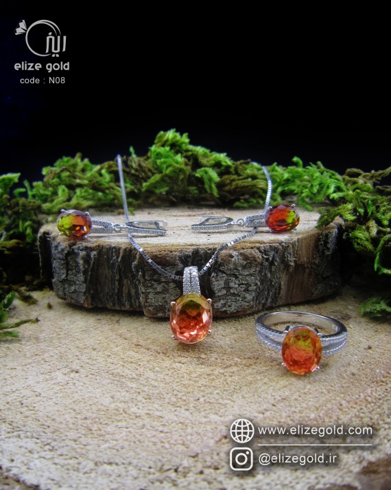 نیم ست نقره همراه با انگشتر نگین هفت رنگ